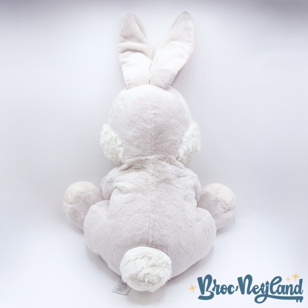 Peluche-Panpan-XXL-Disney-Store-Bambi-lapin-gris-écusson-grand-format-68-cm (6)