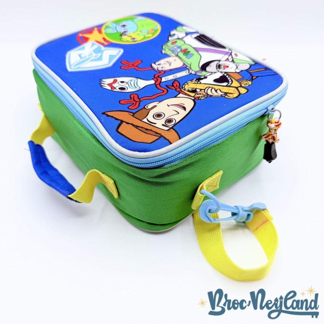 Sac-isotherme-Toy-Story-4-Disney-Store-2019-glacière-sac-pique-nique-bleu (4)