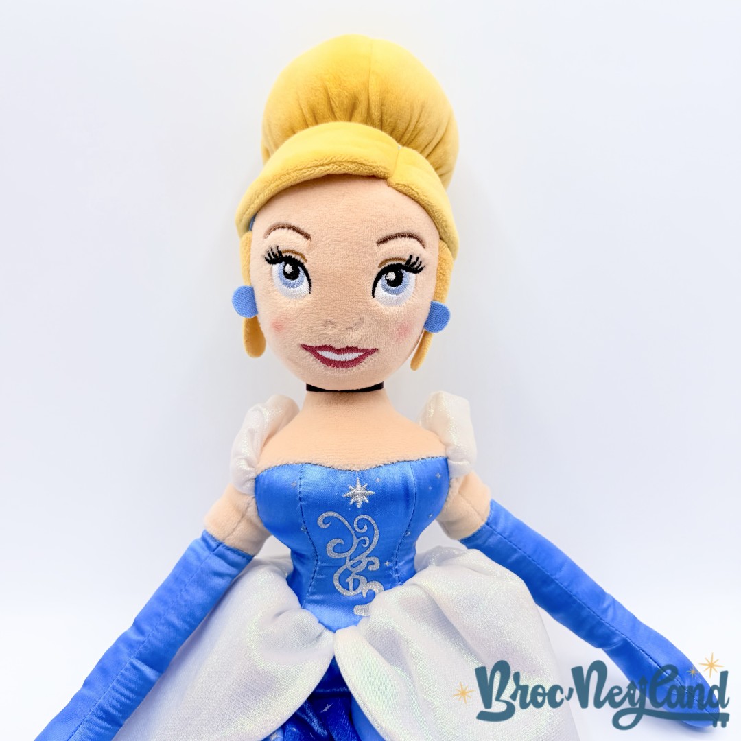 Poupée-chiffon-musicale-Cendrillon-Disneyland-Paris-2019-Disney-peluche-sonore-50-cm (2)