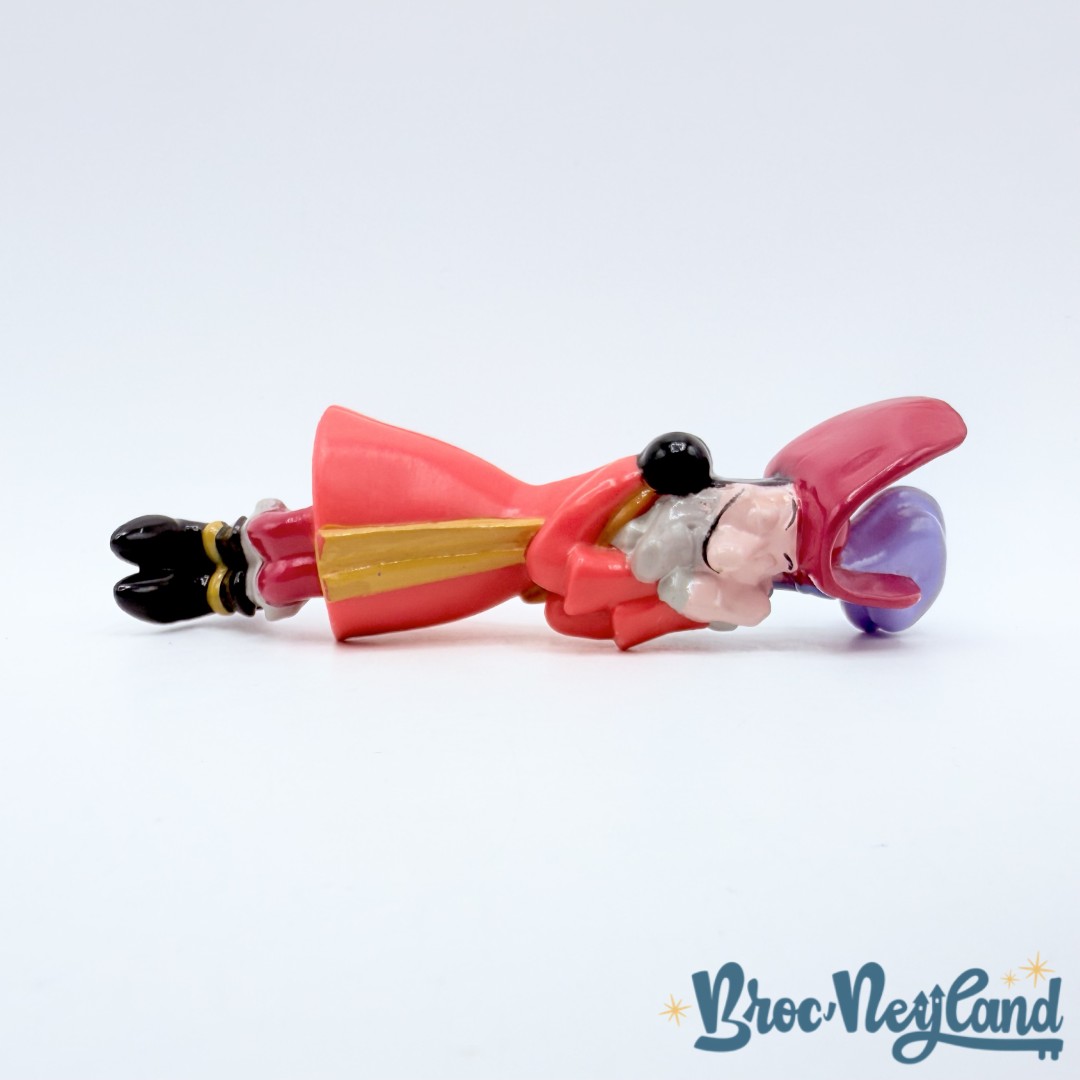 Figurine-Capitaine-Crochet-Jake-et-les-Pirates-du-Pays-Imaginaire-Disney-rouge-12-cm (1)