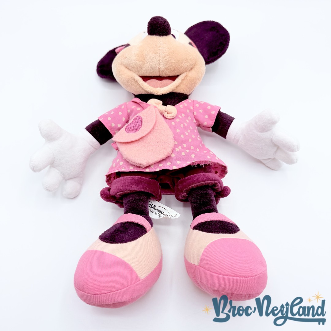 Peluche-Minnie-Mouse-rose-disneyland-Resort-Paris-Disney-cœurs-38-cm (6)