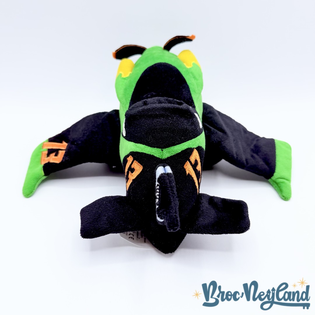 Peluche-Ripslinger-Planes-Disney-Store-avion-vert-noir-écusson-30-cm (8)