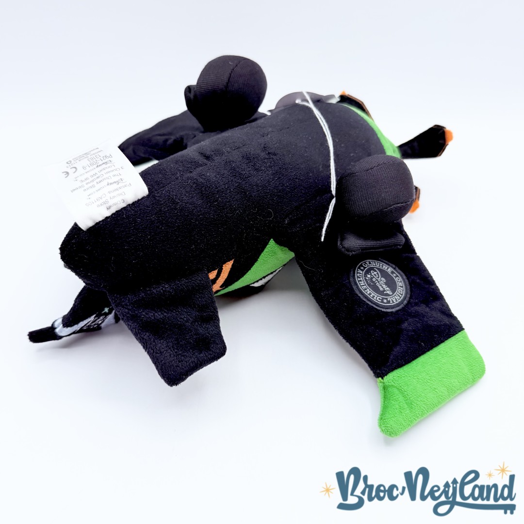 Peluche-Ripslinger-Planes-Disney-Store-avion-vert-noir-écusson-30-cm (6)