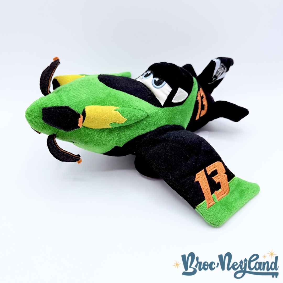 Peluche-Ripslinger-Planes-Disney-Store-avion-vert-noir-écusson-30-cm (4)