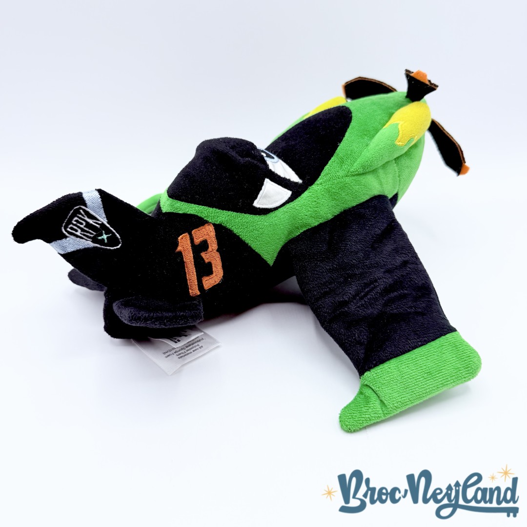 Peluche-Ripslinger-Planes-Disney-Store-avion-vert-noir-écusson-30-cm (7)