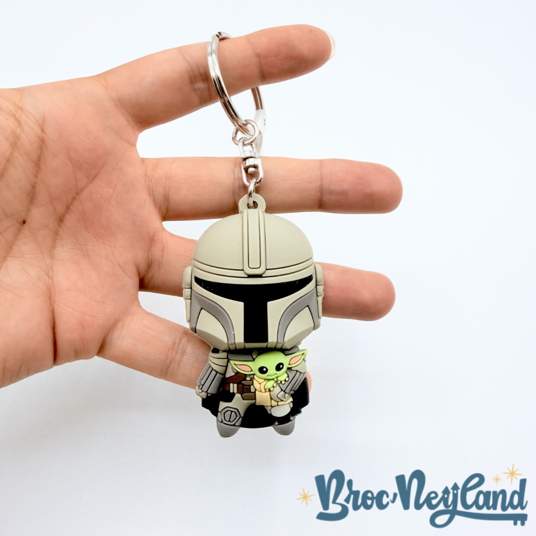 Porte-clés-Mandalorian-Grogu-Star-Wars-Disneyland-Disney-figurine-plastique (1)