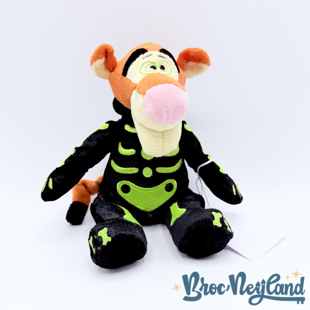 Peluche-Tigrou-Squelette-Halloween-Disney-Store-Winnie-ourson-fantôme-noir-vert-24-cm (3)