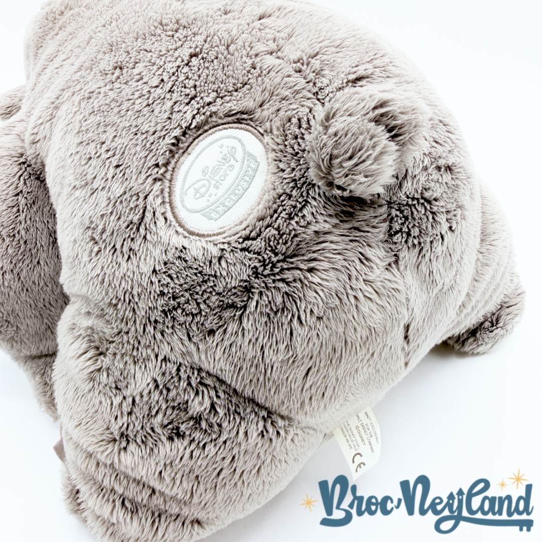 Peluche-Baloo-Le-Livre-de-la-Jungle-Disney-Store-ours-gris-écusson-36-cm (1)