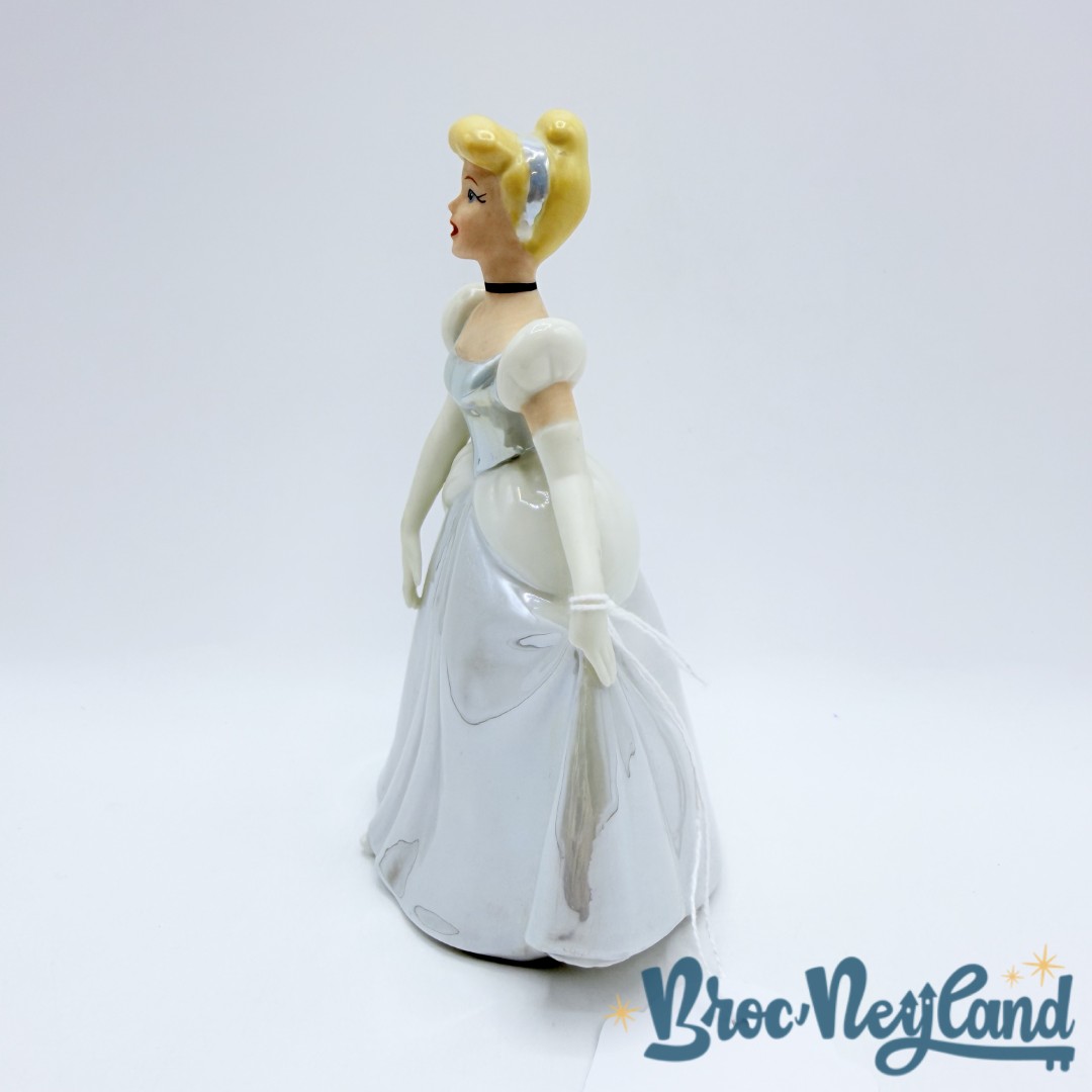 Figurine-porcelaine-Cendrillon-Disney-Store-vintage-princesse-16-cm (6)