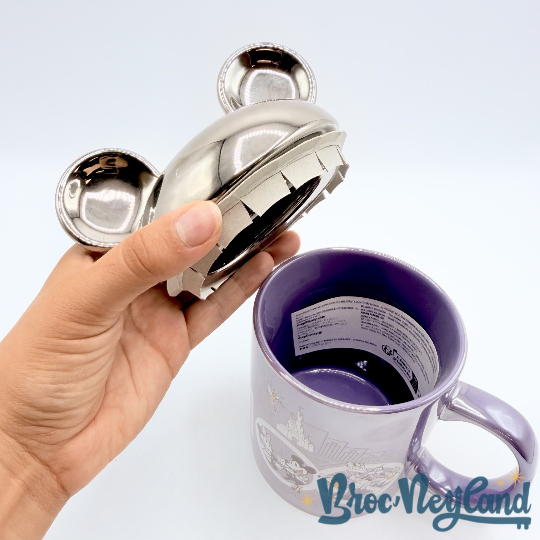 Tasse-Mickey-et-ses-Amis-Disney-100-Celebration-Disneyland-Paris-mug-couvercle-violet (4)