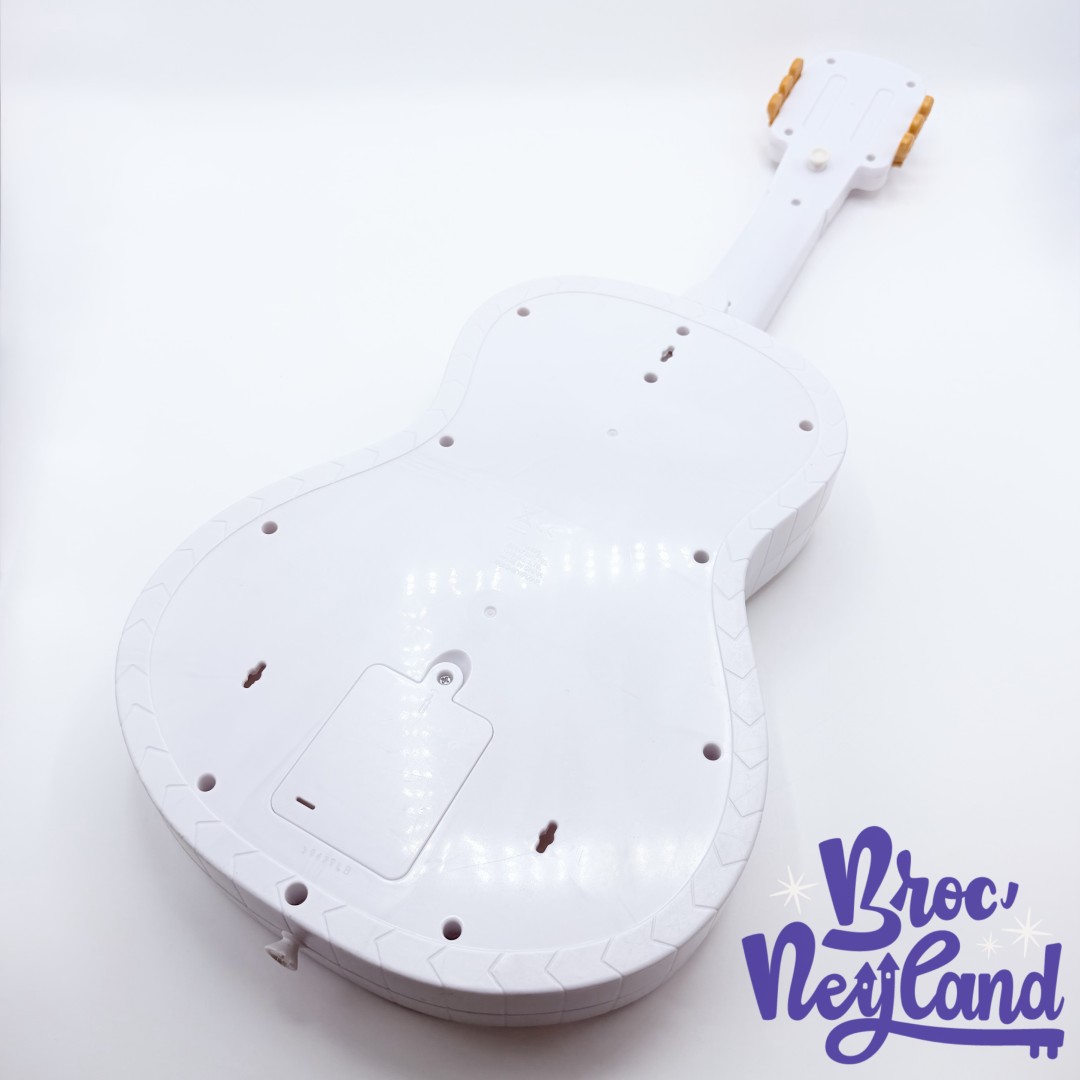 Jouet-Guitare-Coco-interactive-Disney-Mattel-2017-instrument-blanc-65-cm (2)