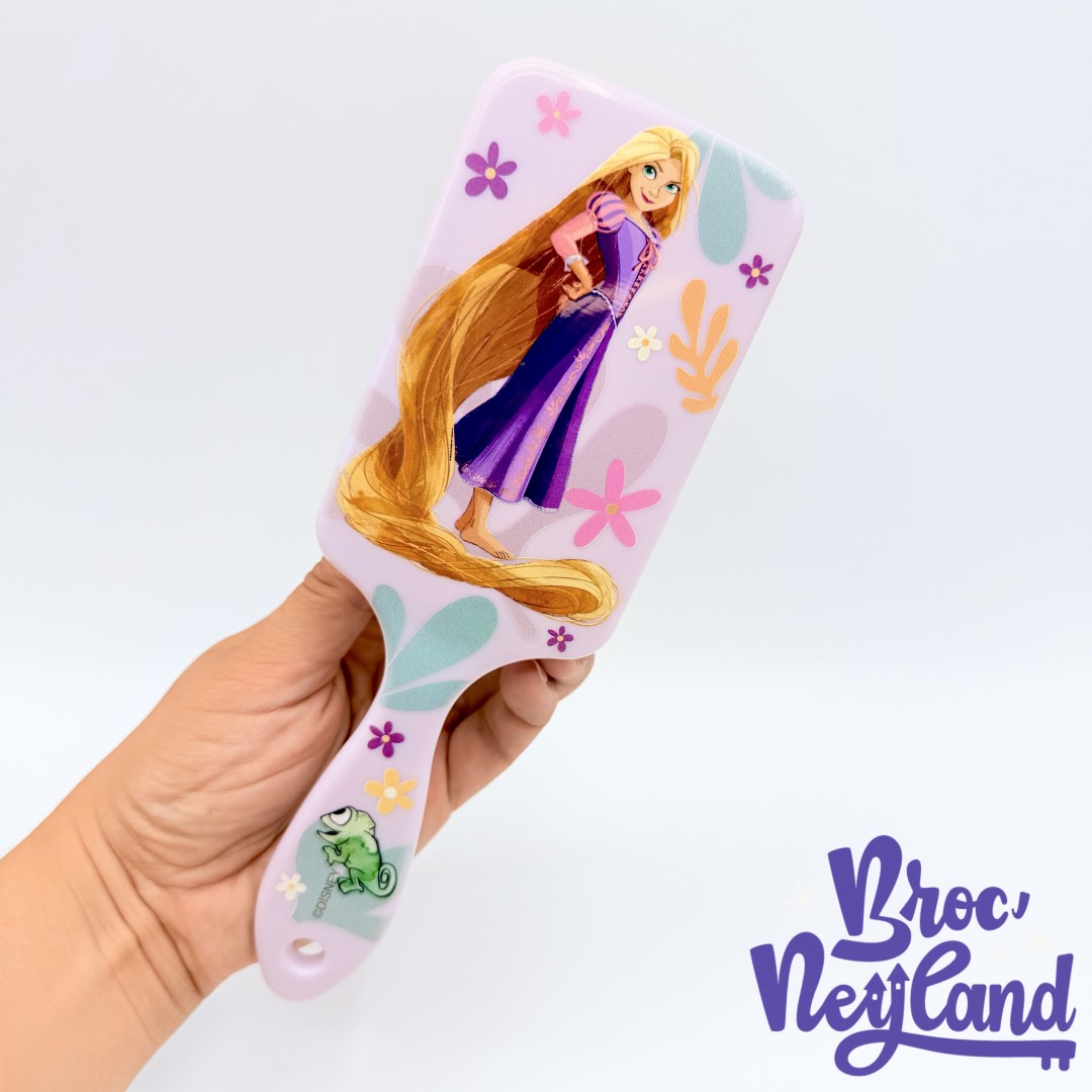 Brosse-à-cheveux-Raiponce-Pascal-Disney-princesse-plastique-rose (1)