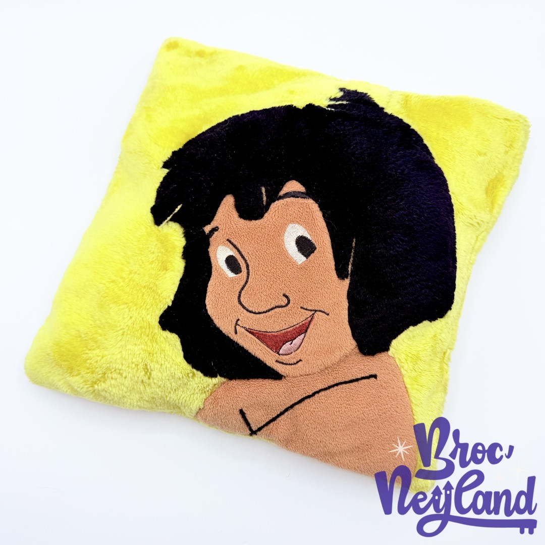 Coussin-Mowgli-Le-Livre-de-la-Jungle-Disney-peluche-oreiller-jaune (2)