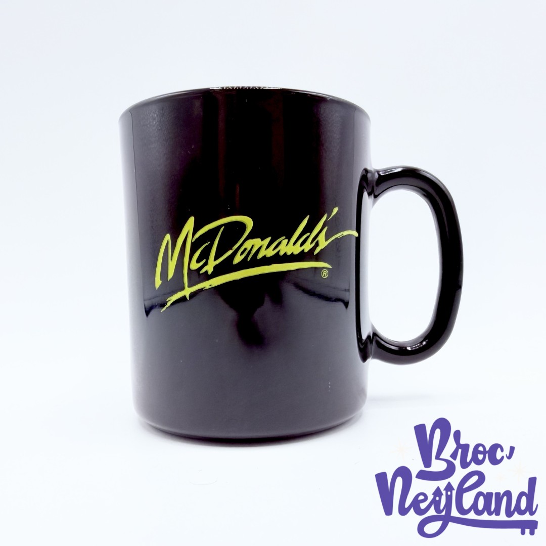 Tasse-Château-Disneyland-Paris-McDonalds-Euro-Disney-mug-vintage-noir (1)