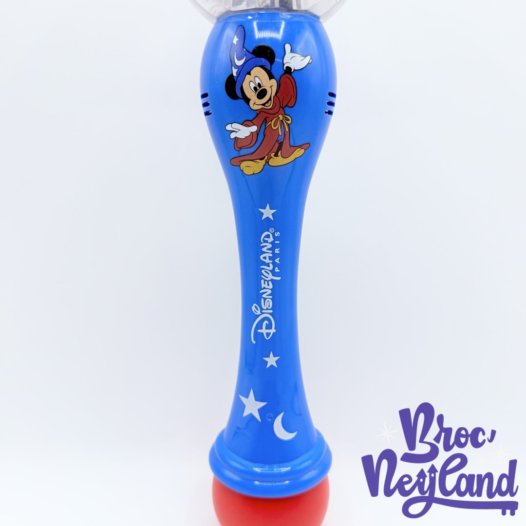 Baguette-à-bulles-Mickey-Fantasia-lumineuse-Disneyland-Paris-2023-Disney-plastique-magique (1)