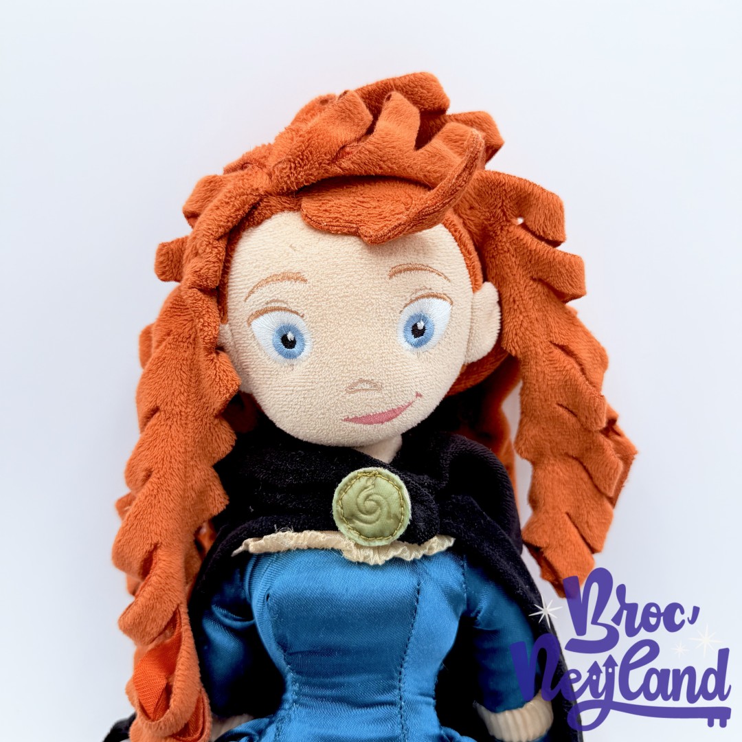 Poupée-chiffon-Mérida-Rebelle-Disneyland-Paris-Disney-2012-peluche-princesse-rousse-cape-52-cm (4)