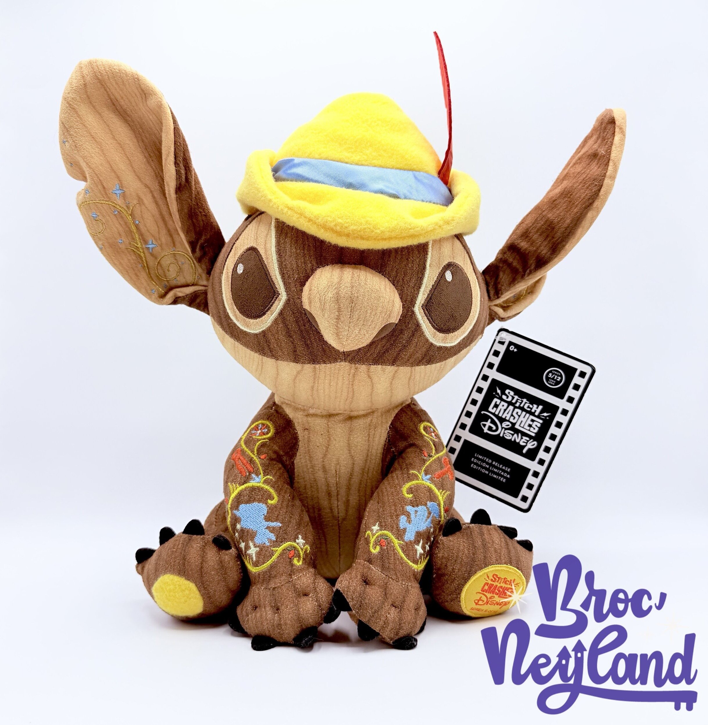 Peluche-Stitch-Crashes-Pinocchio-5-12-Édition-limitée-Disney-Store-marron-jaune-34-cm (2)
