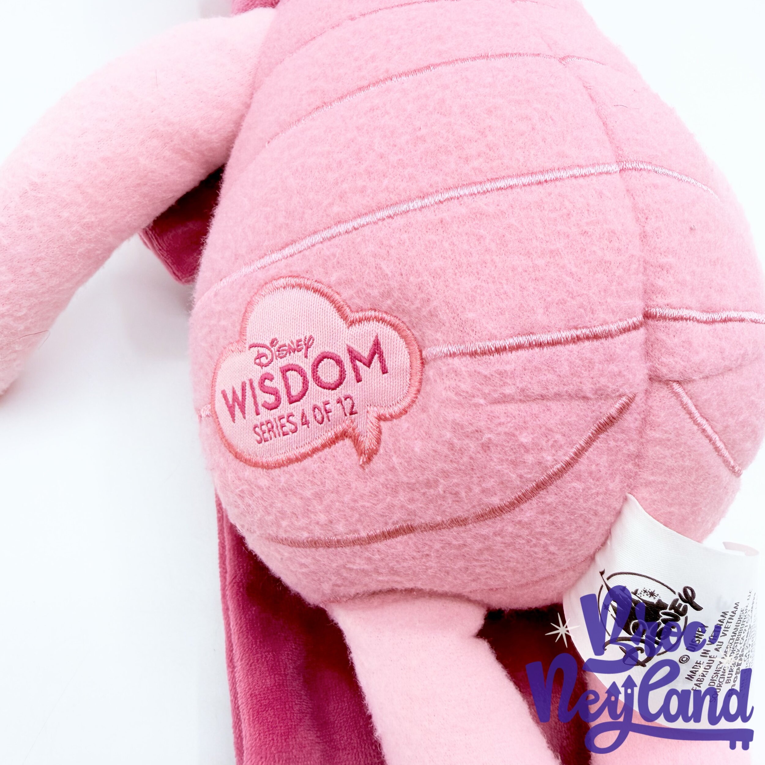 Peluche-Porcinet-Disney-Wisdom-Series-4-of-12-Édition-limitée-Disney-Store-2019-Winnie-ourson-cochon-rose-44-cm (1)