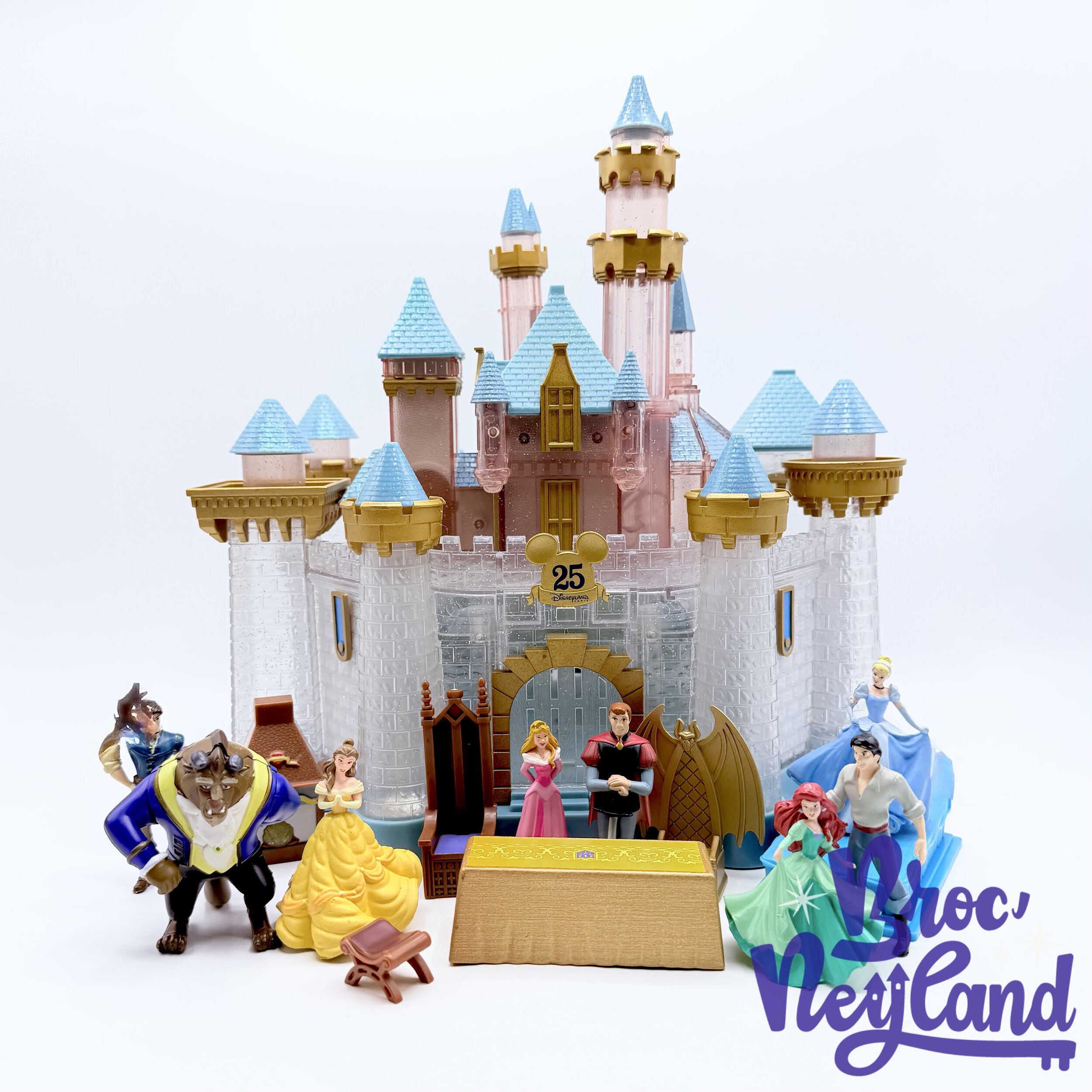 Jouet-Château-des-Princesses-Disneyland-25ème-anniversaire-Disney-Sleeping-Beauty-Castle-Playset-lumineux-sonore-figurines (4)