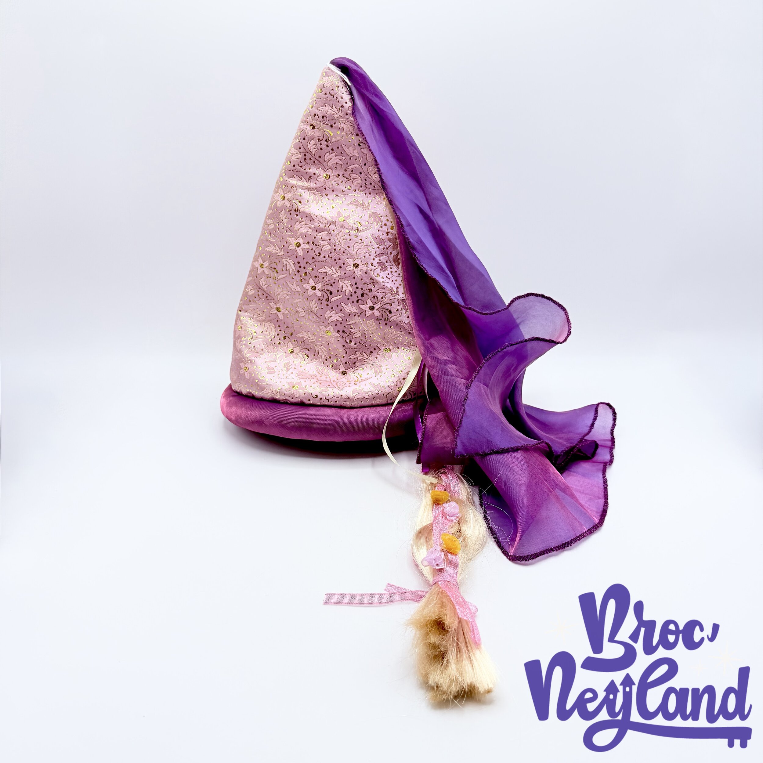 Chapeau-Raiponce-Disney-Parks-Disneyland-Paris-princesse-tresse-violet (1)