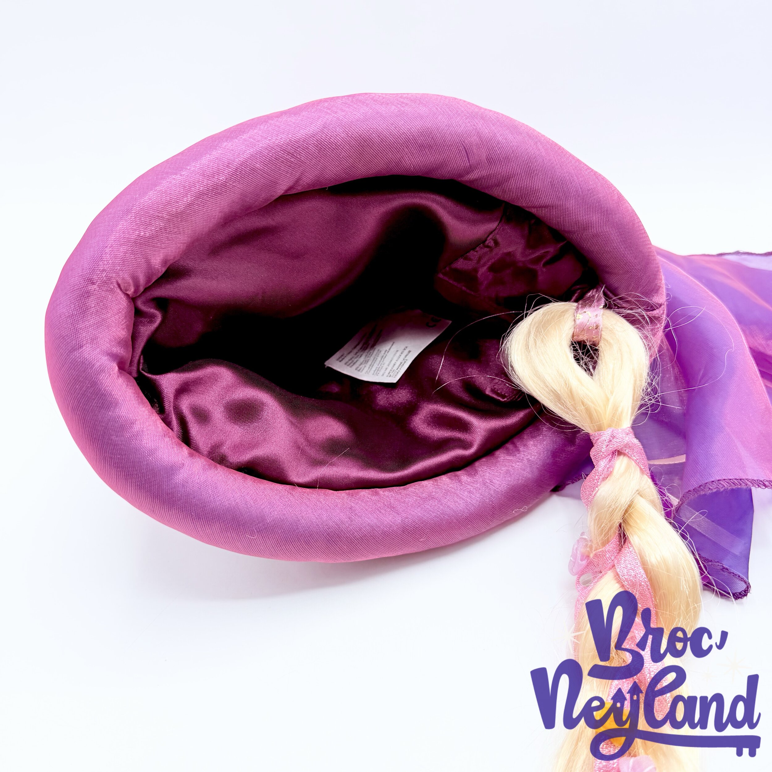 Chapeau-Raiponce-Disney-Parks-Disneyland-Paris-princesse-tresse-violet (6)