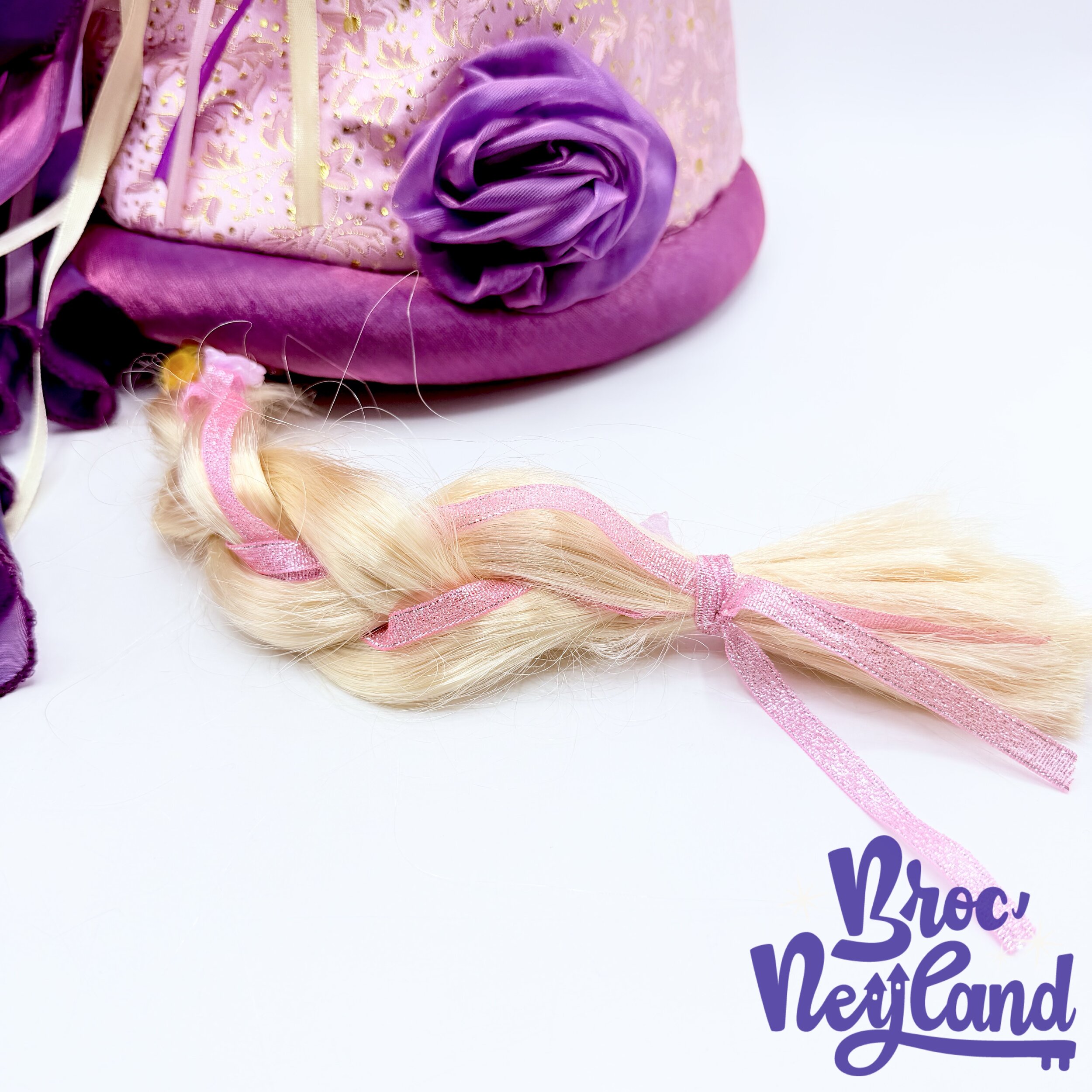 Chapeau-Raiponce-Disney-Parks-Disneyland-Paris-princesse-tresse-violet (2)
