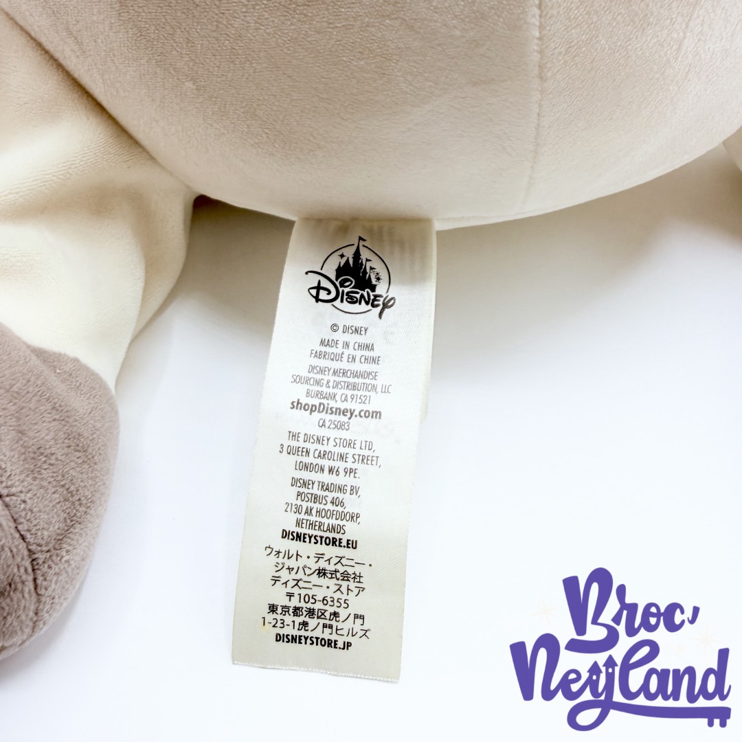 Peluche-Pua-Cuddleez-Disney-Store-2019-Vaiana-cochon-blanc-dort-couché (7)