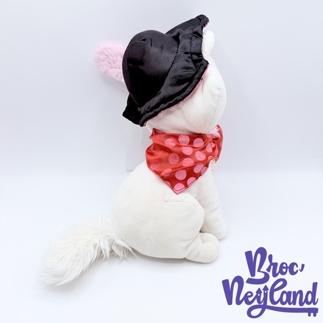 Peluche-Marie-Pirate-Les-Aristochats-Disney-Store-USA-chat-blanc-chapeau-écusson-34-cm (4)