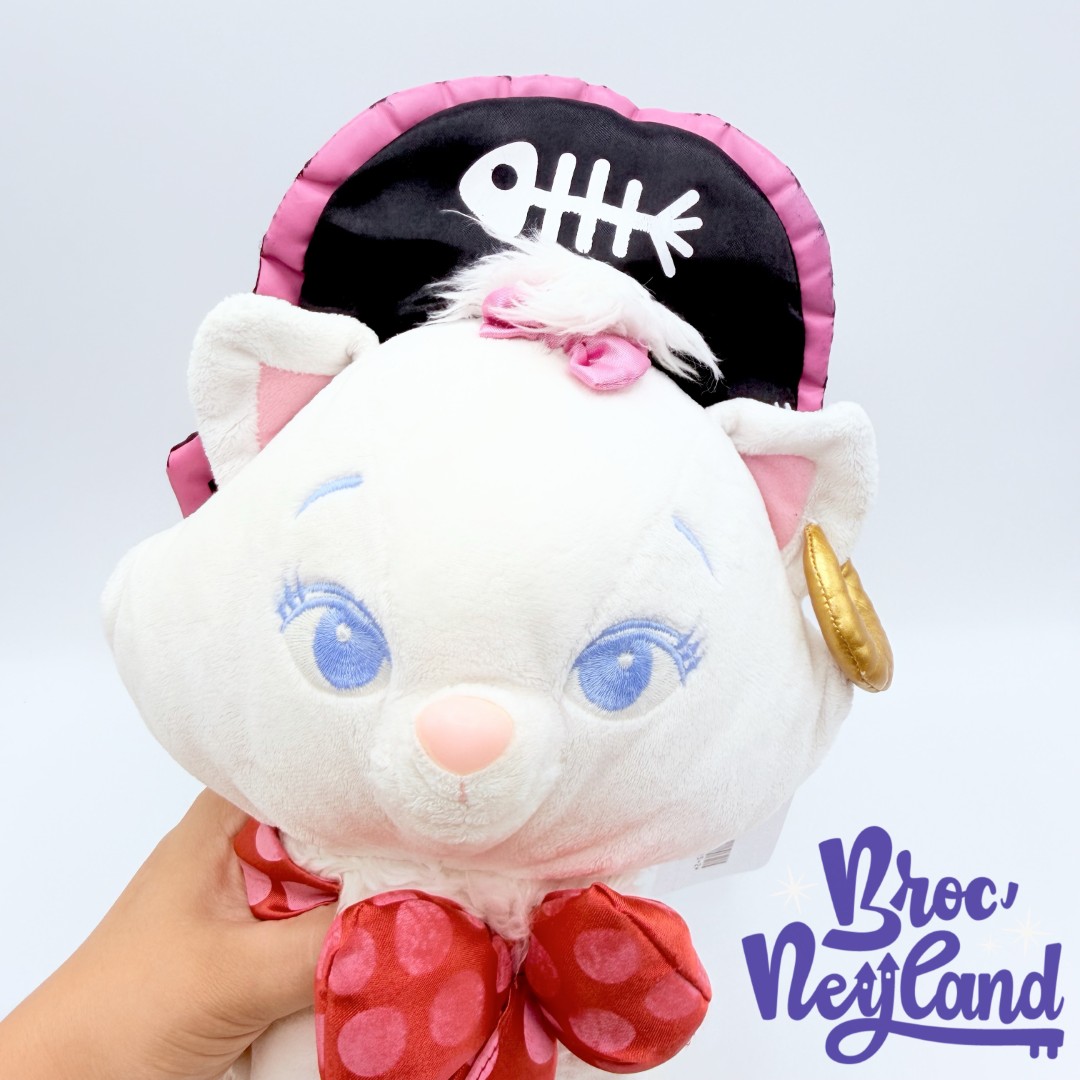 Peluche-Marie-Pirate-Les-Aristochats-Disney-Store-USA-chat-blanc-chapeau-écusson-34-cm (5)