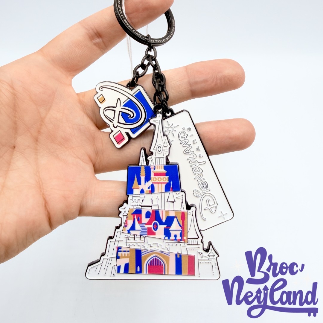 Porte-clés-Château-Disneyland-Paris-2024-Disney-métal-blanc (3)