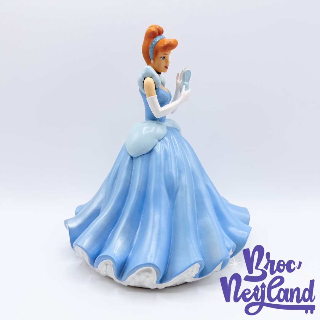 Tirelire-Cendrillon-Disneyland-Paris-Disney-plastique-princesse-bleu (1)