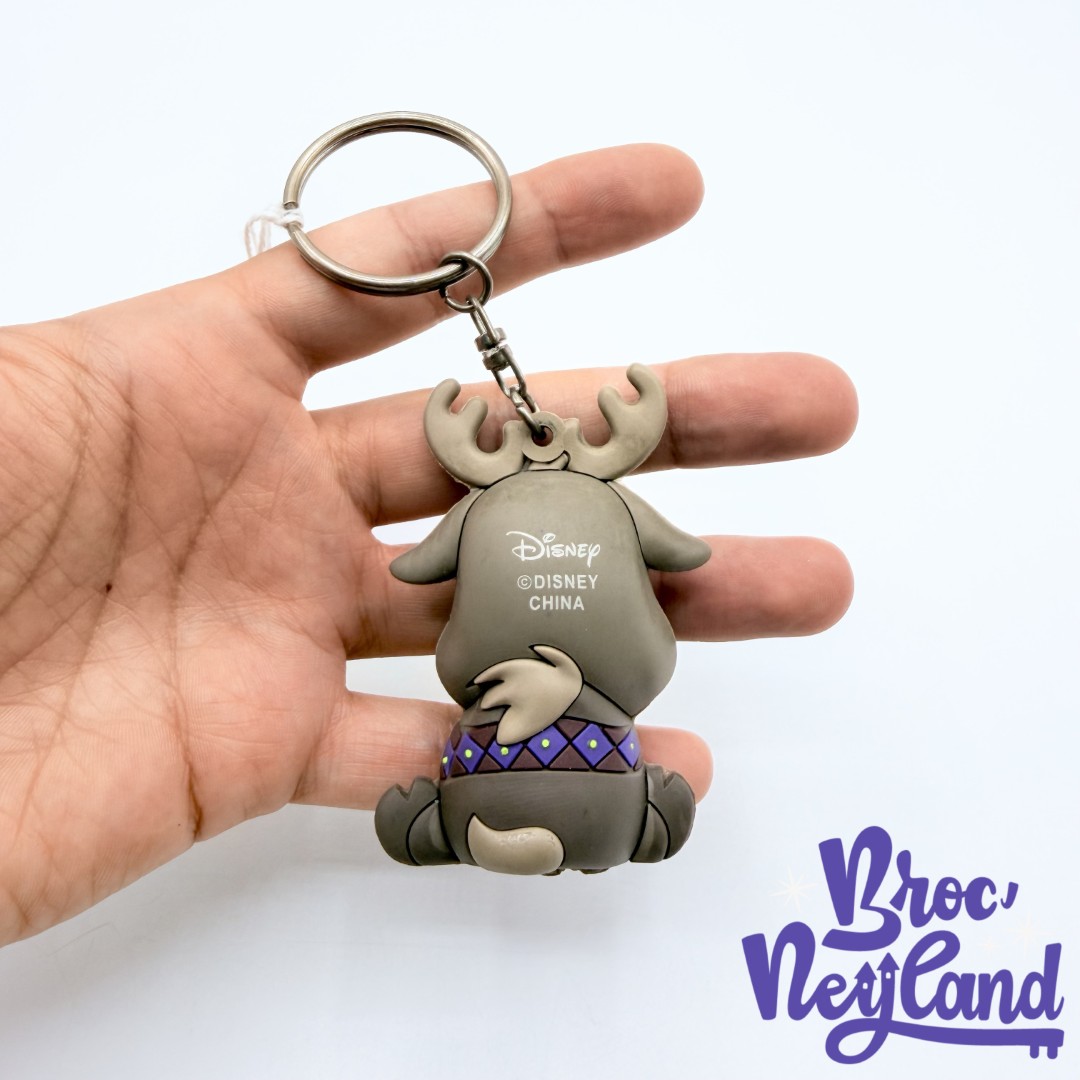 Porte-clés-Sven-La-Reine-des-Neiges-Disneyland-Paris-2024-Disney-figurine-plastique-gris (2)