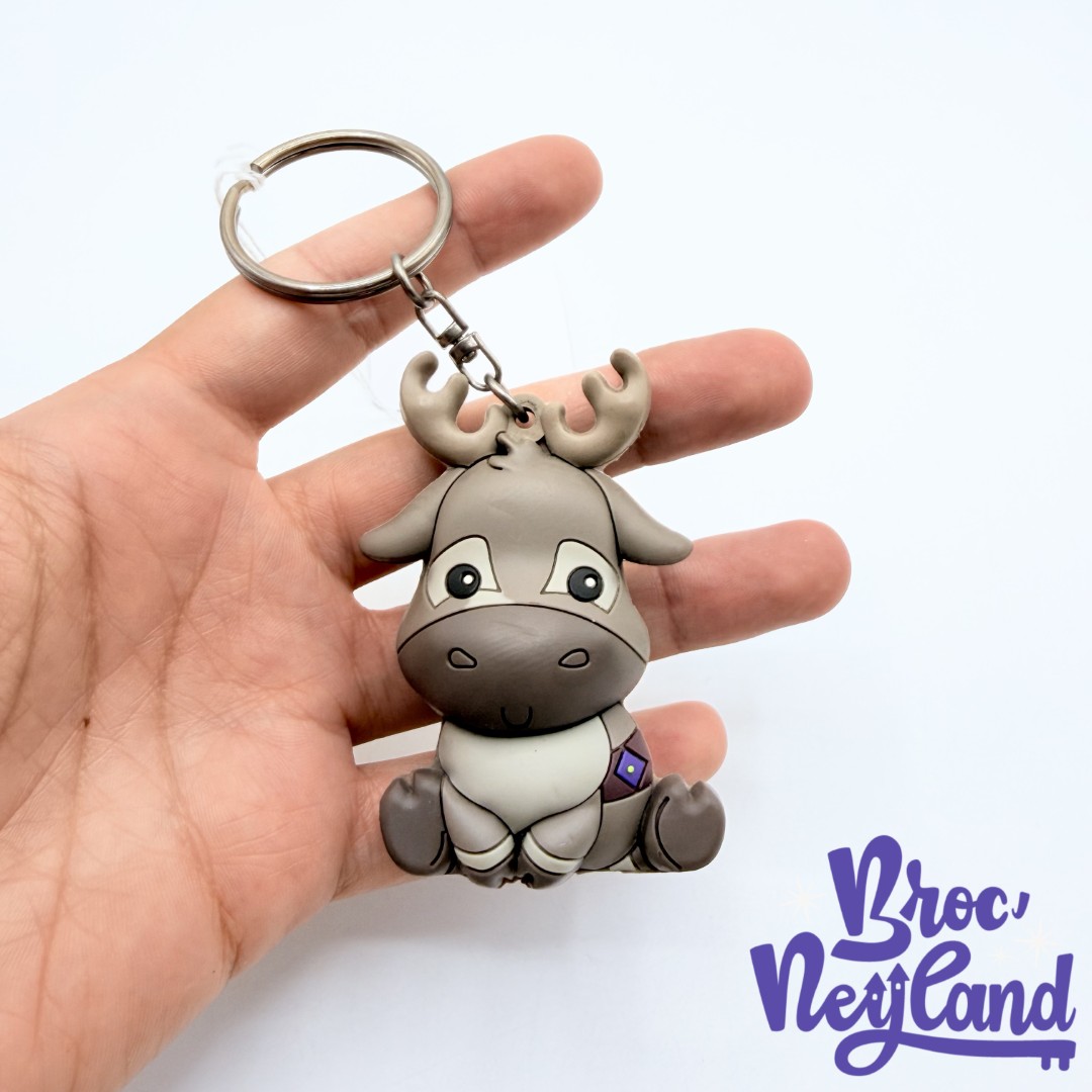 Porte-clés-Sven-La-Reine-des-Neiges-Disneyland-Paris-2024-Disney-figurine-plastique-gris (3)
