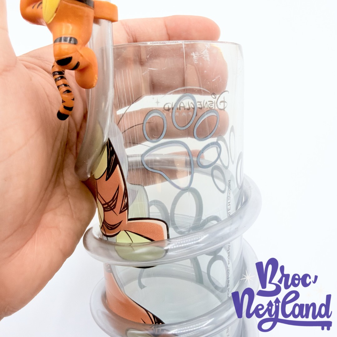 Verre-Paille-Tigrou-Portrait-Disneyland-Paris-Disney-Winnie-ourson-plastique-gris (1)