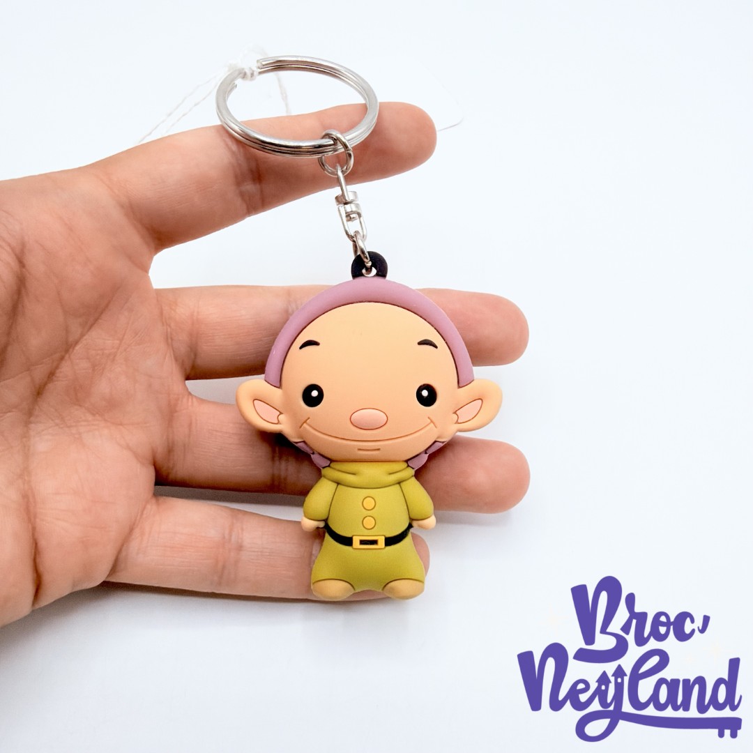 Porte-clés-Simplet-Blanche-Neige-et-les-sept-nains-Disneyland-Paris-Disney-figurine-plastique (2)