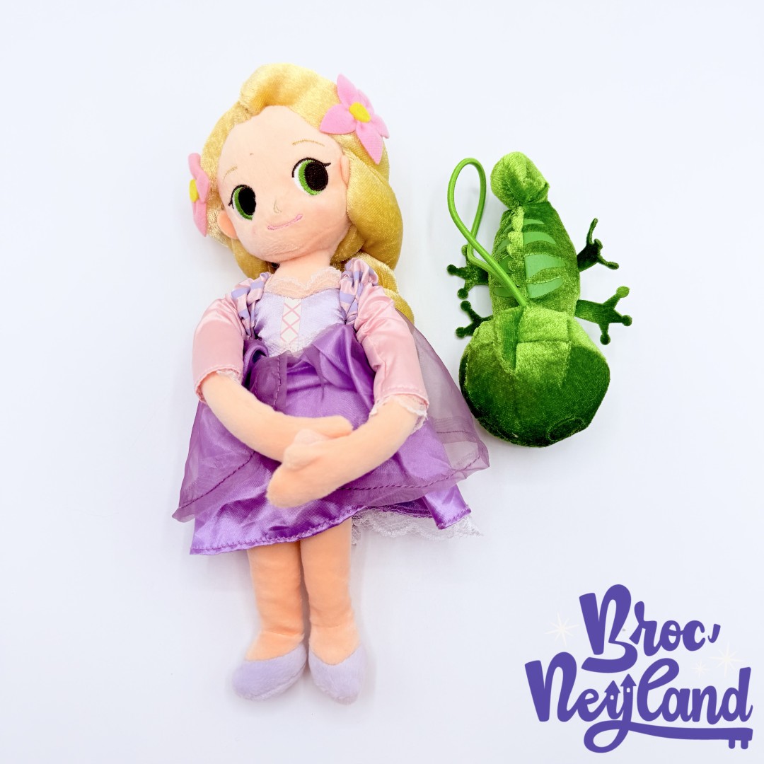 Peluches-Raiponce-Pascal-Disney-Store-Japon-2015-princesse-embrasses-rideaux-30-cm (2)