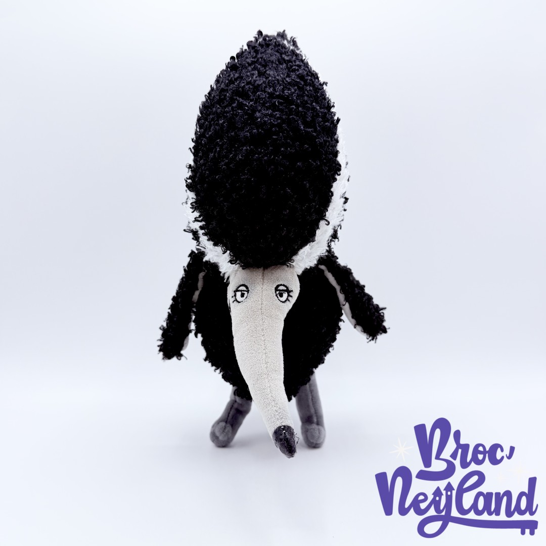 Peluche-Persephone-chien-Frankenweenie-Disney-Store-2012-noir-blanc-caniche-32-cm (2)