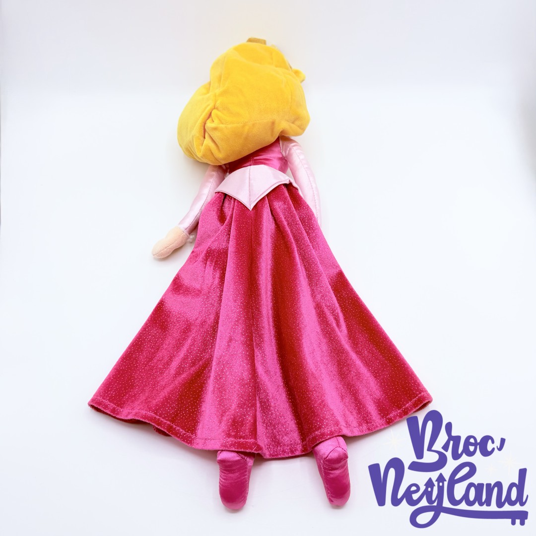 Poupée-Chiffon-Aurore-La-Belle-au-Bois-Dormant-Disney-Store-2012-peluche-princesse-rose-50-cm (2)