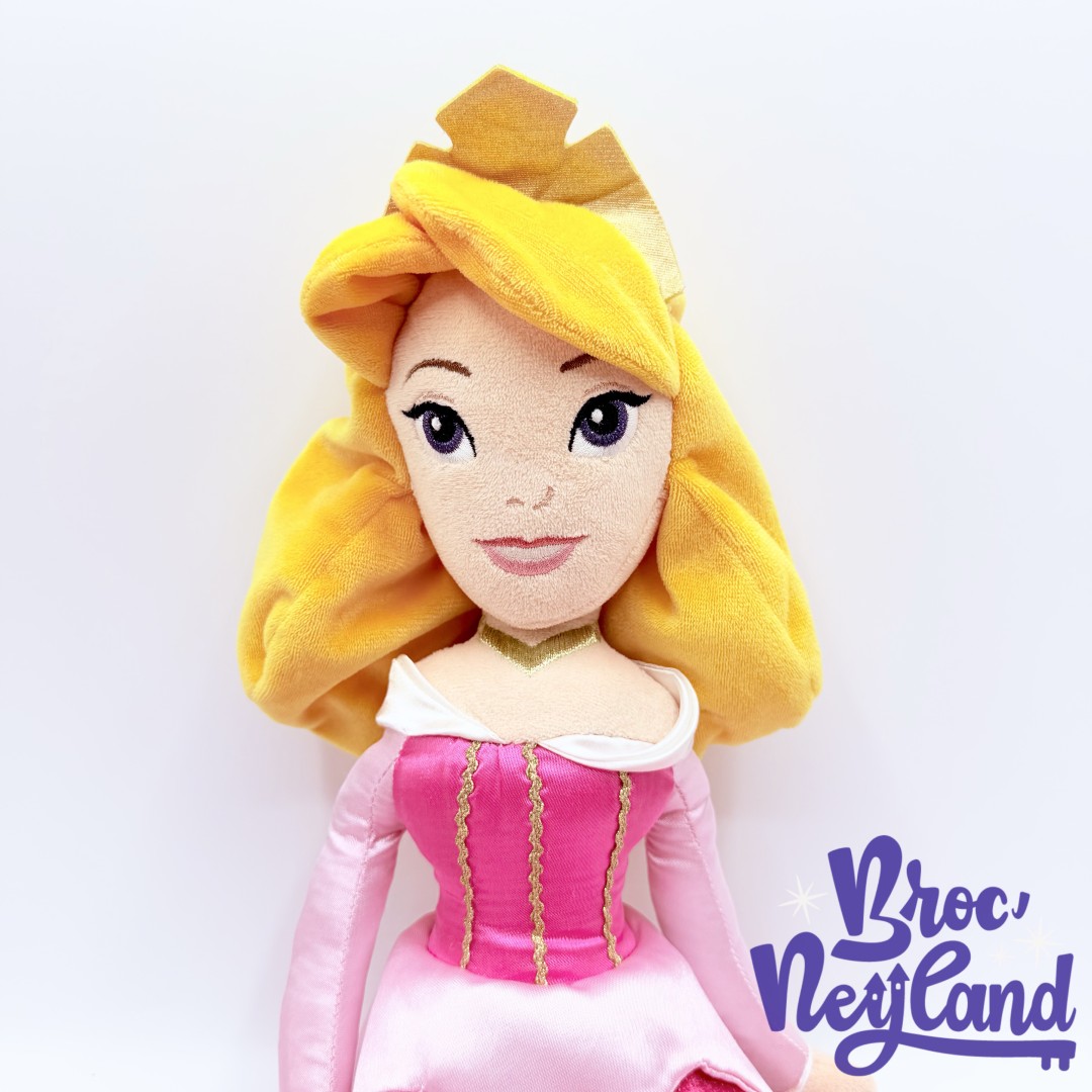 Poupée-Chiffon-Aurore-La-Belle-au-Bois-Dormant-Disney-Store-2012-peluche-princesse-rose-50-cm (4)