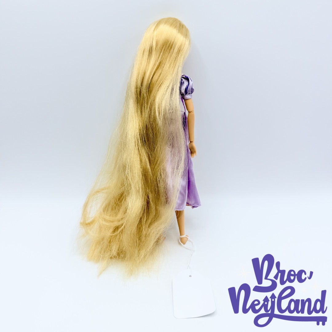 Poupée-Raiponce-Disney-Store-2020-princesse-cheveux-longs-30-cm (6)