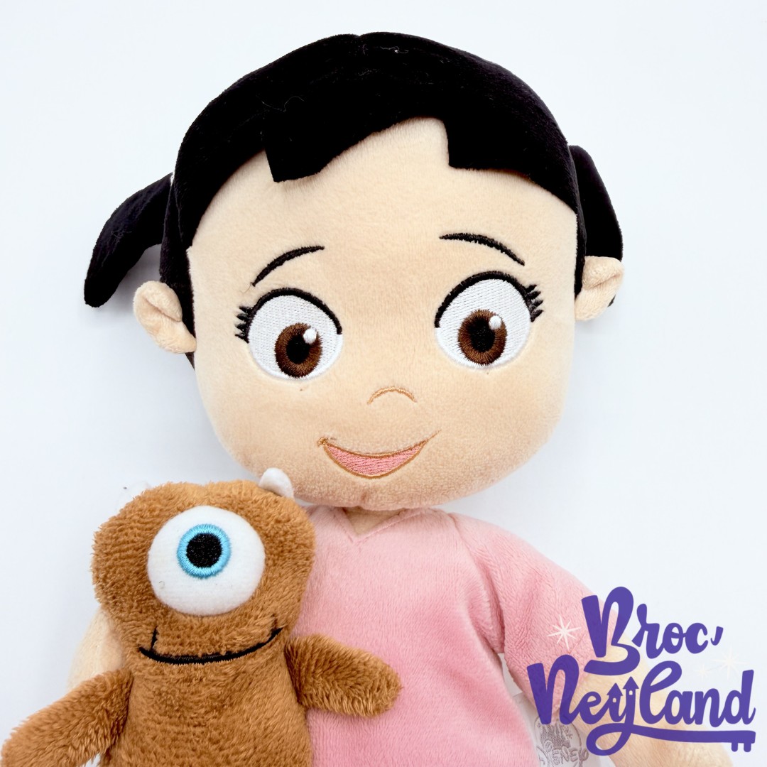 Peluche-Bouh-Monstres-et-Cie-Disney-Store-Boo-petite-fille-doudou-Little-Mikey-36-cm (2)