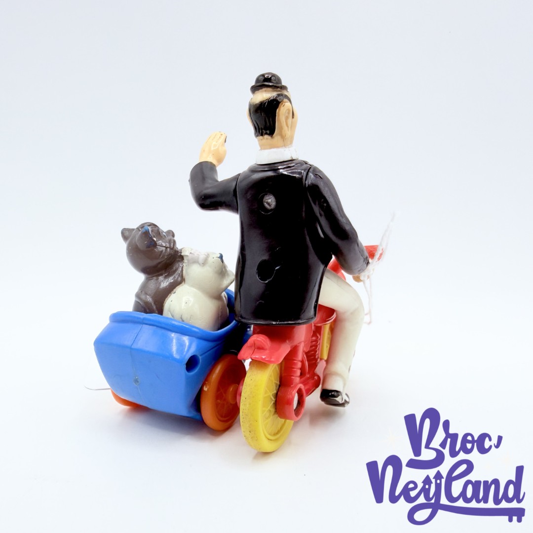 Figurine-Edgar-Les-Aristochats-disney-McDonalds-1994-moto-rouge-side-car-10-cm (2)