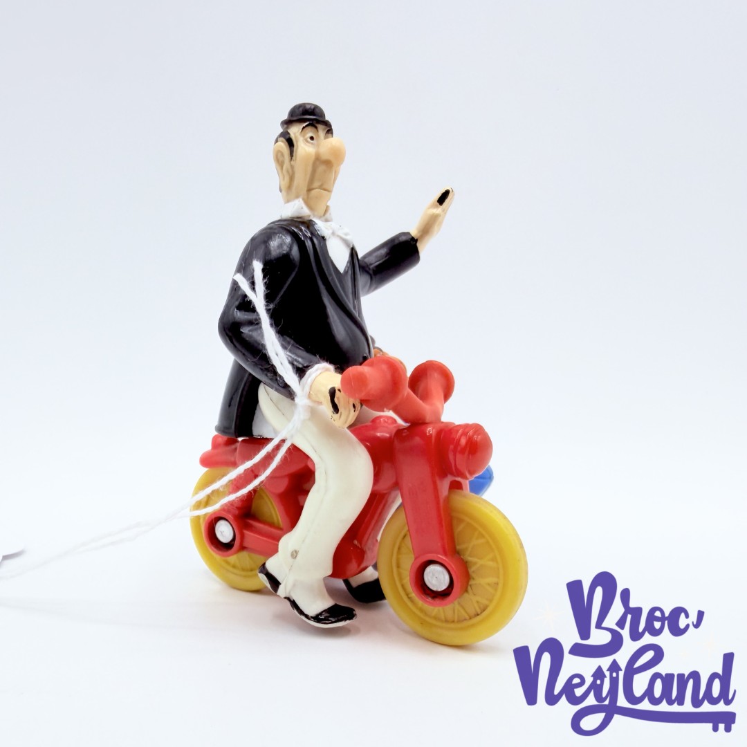 Figurine-Edgar-Les-Aristochats-disney-McDonalds-1994-moto-rouge-side-car-10-cm (1)