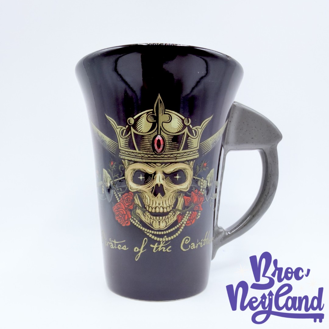 Tasse-pirates-of-the-Carribean-Disney-Parks-2020-mug-attraction-tête-de-mort-noir (2)