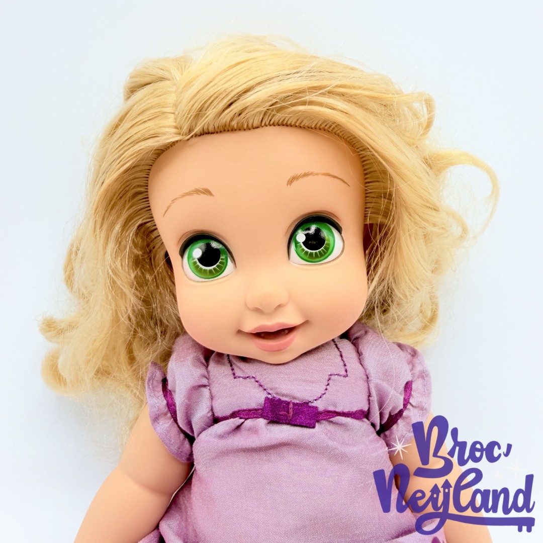 Poupée-Raiponce-Animators-Collection-Origins-Disney-Store-bébé-34-cm (4)