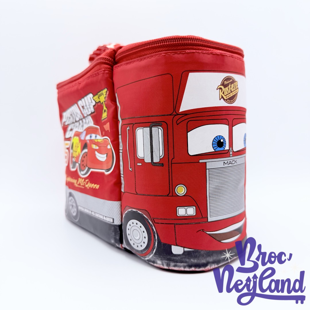 Sac-isotherme-Cars-Mack-Flash-McQueen-Disney-Store-glacière-sac-pique-nique-rouge (8)
