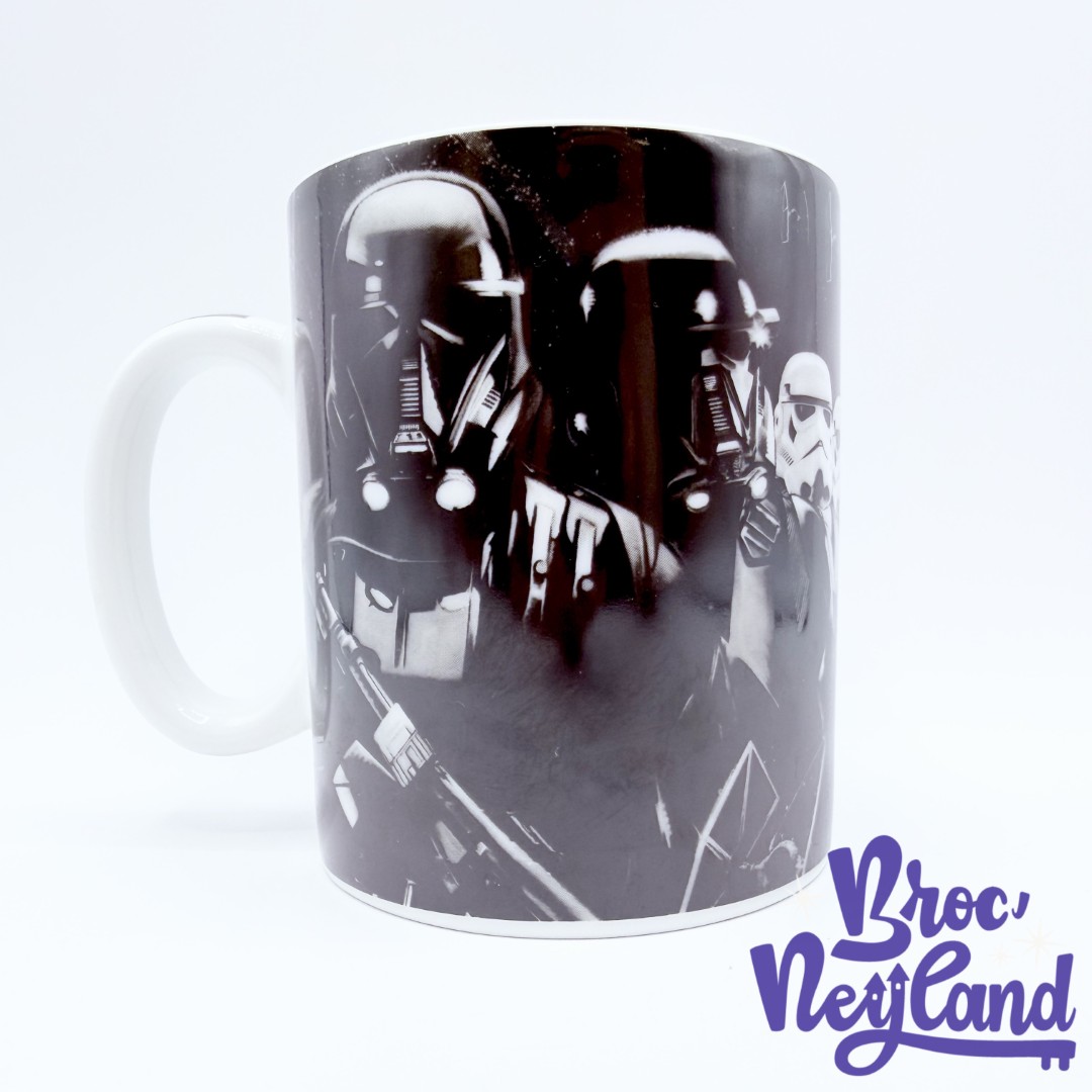 Tasse-Rogue-One-Dark-Vador-Stormtroopers-Star-Wars-mug-noir (1)