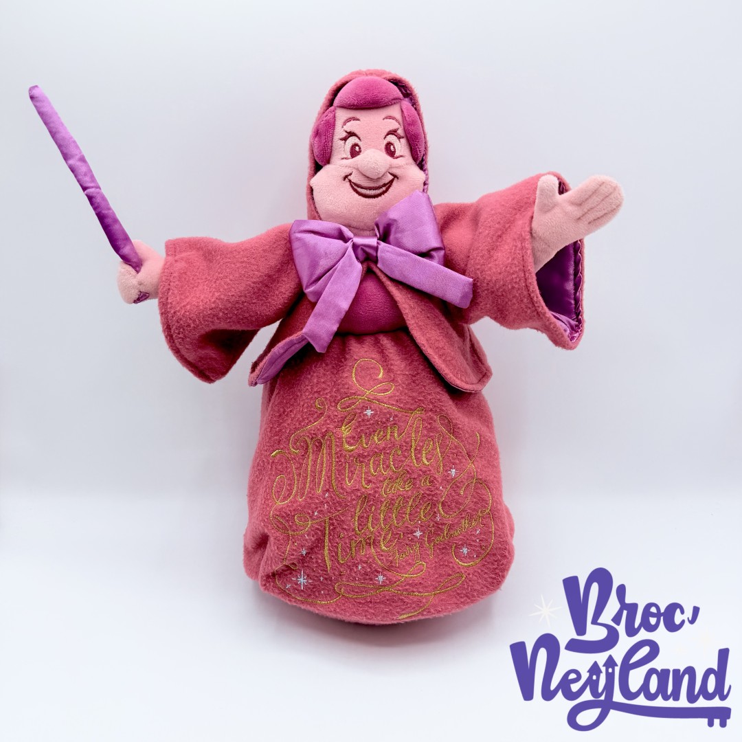 Peluche-Fée-Marraine-disney-Wisdom-Series-12-of-12-Édition-limitée-Disney-Store-2019-Cendrillon-rose-36-cm (2)