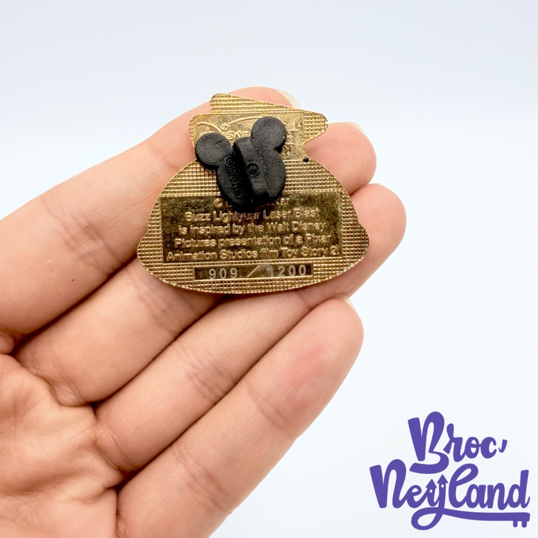 Pin-aliens-Edition-Limitée-1200-EX-Disneyland-Paris-2006-Buzz-Lightyear-Laser-Blast-46119 (2)