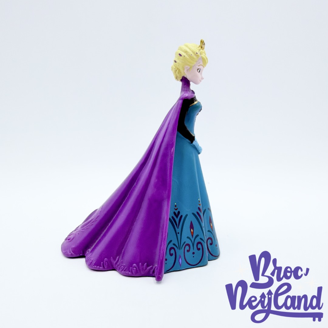 Figurine-Elsa-Couronnement-La-Reine-des-Neiges-Disney-Bullyland-princesse-bleu-violet-11-cm (3)